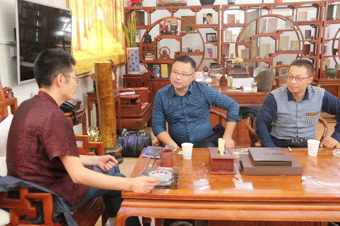 熱烈歡迎西安辦廠客戶孫總、張總、楊總來鑫浪進(jìn)行技術(shù)交流